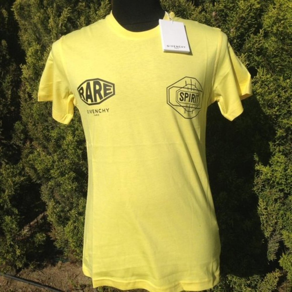 Givenchy T-Shirt Men New with Tags Yellow